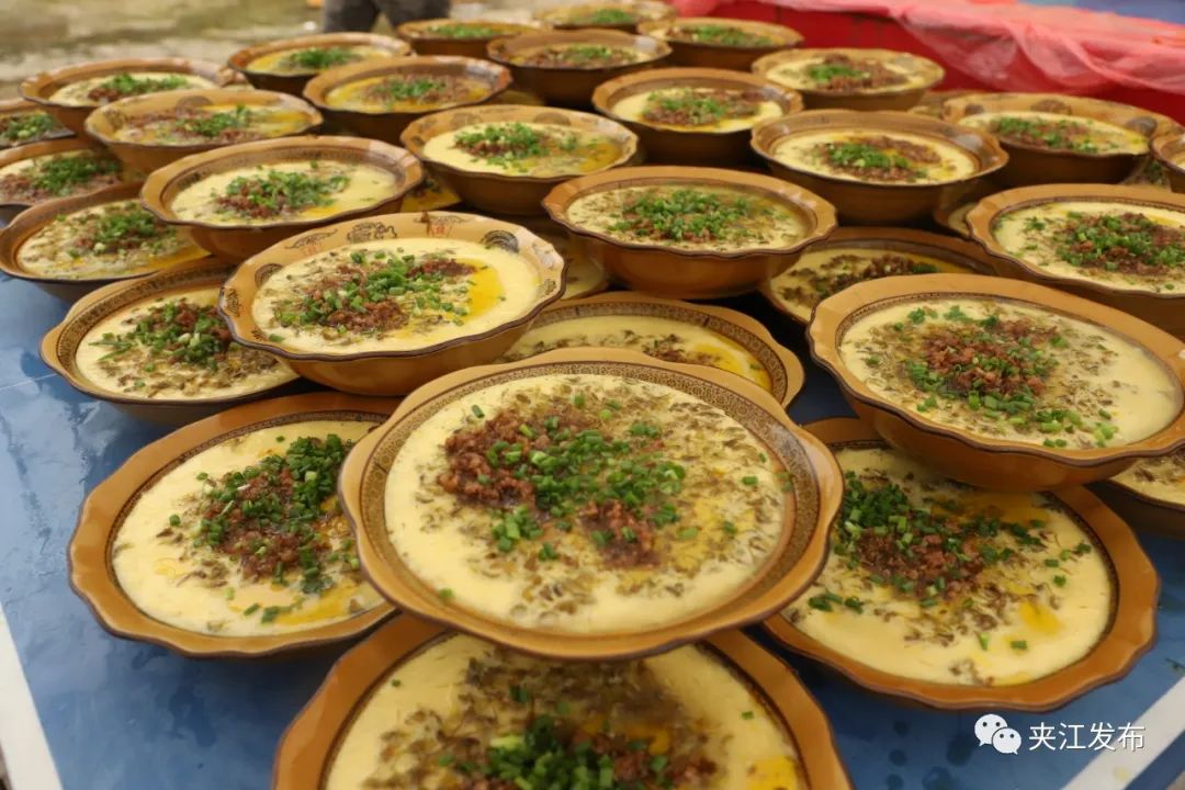 上夹江看表演,逮鱼,吃九大碗.来这儿!