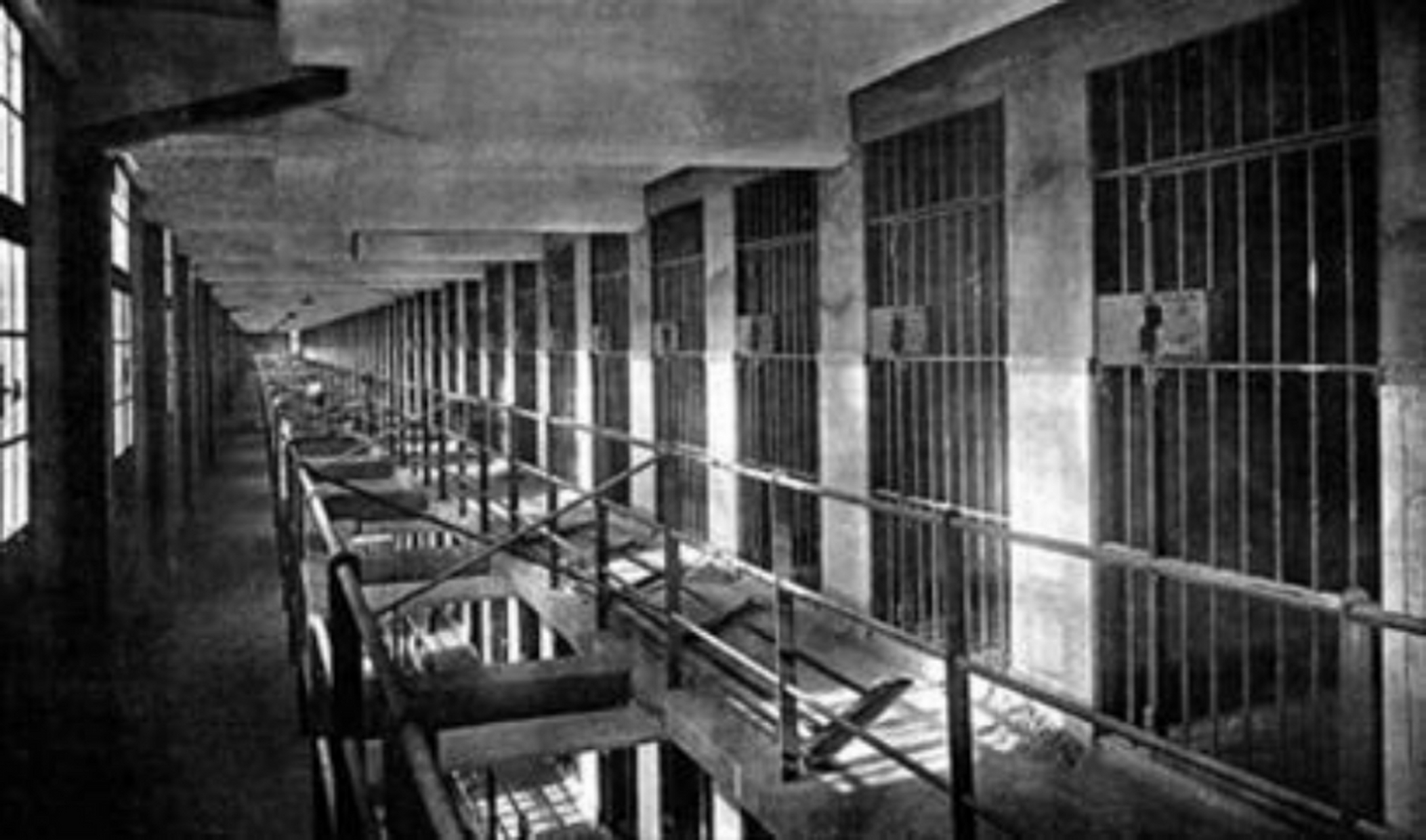 1969年12月25日,在监狱里的张志新为了庆祝自己入党15年,特意谱写了一