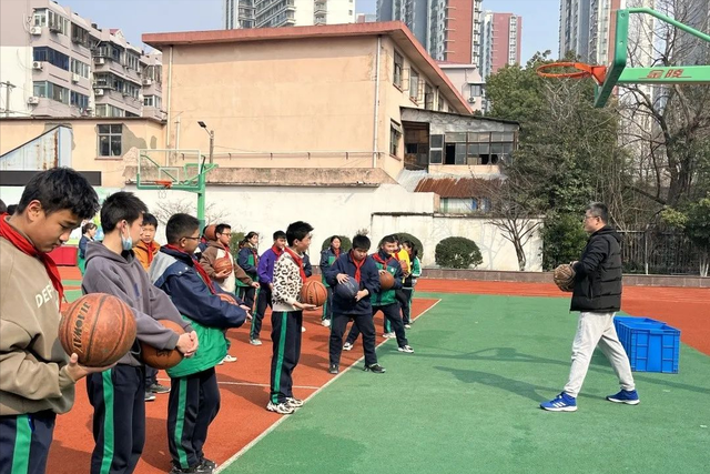 无锡市塔影中学:落实精细化管理要求 督学护航促发展