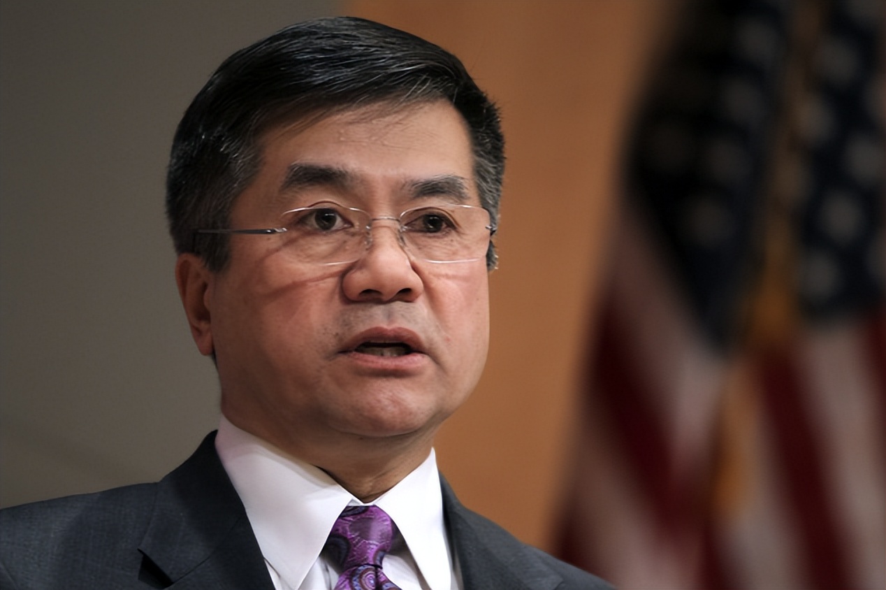 美国华裔部长骆家辉:在任时数次打压华为,卸任后到中国疯狂捞金