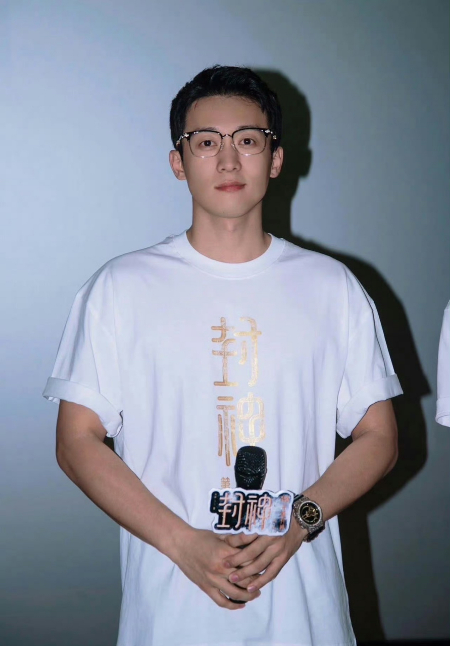 她是男神收割机,拿下李现,搭上张云龙,如今又与一男星恋情曝光