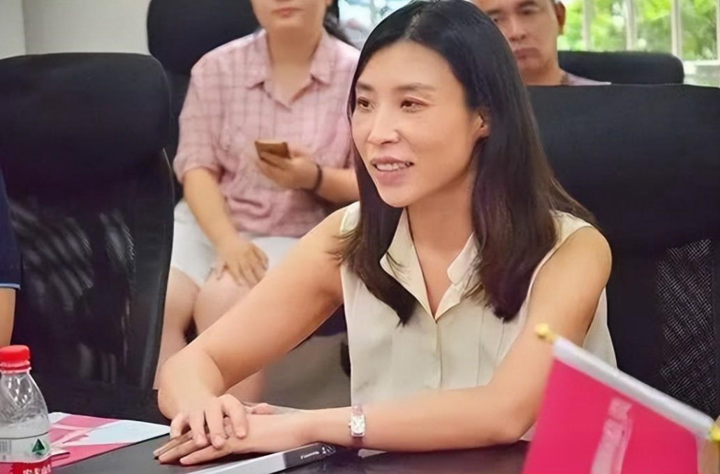 陈小英:把申通卖给马云,套现146亿,如今靠卖雨伞又赚上百亿