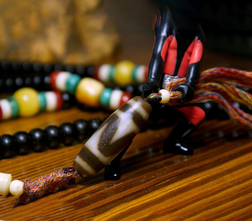 老珠子可能不仅局限于 一眼万年 的美 这两点才让人难以割舍 来自百家号 鸿璐宣说文玩 不错网