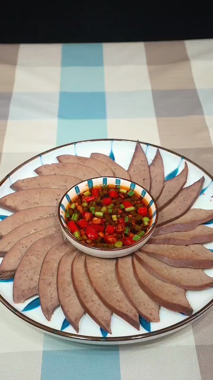 猪肝不要在炒着吃了,做一道这样盐焗猪肝,起码喝一斤