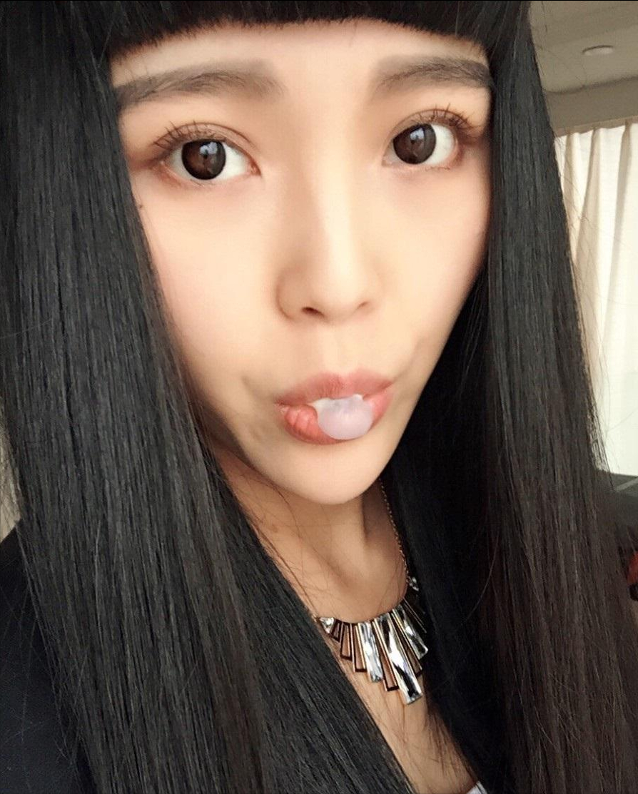 弃14年糟糠之妻,娶90后娇妻,"老实人"王迅一点也不简单