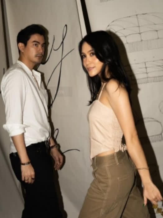 泰国男演员seanjindachot与圈外女友pipa将在8月举行订婚仪式,9月办