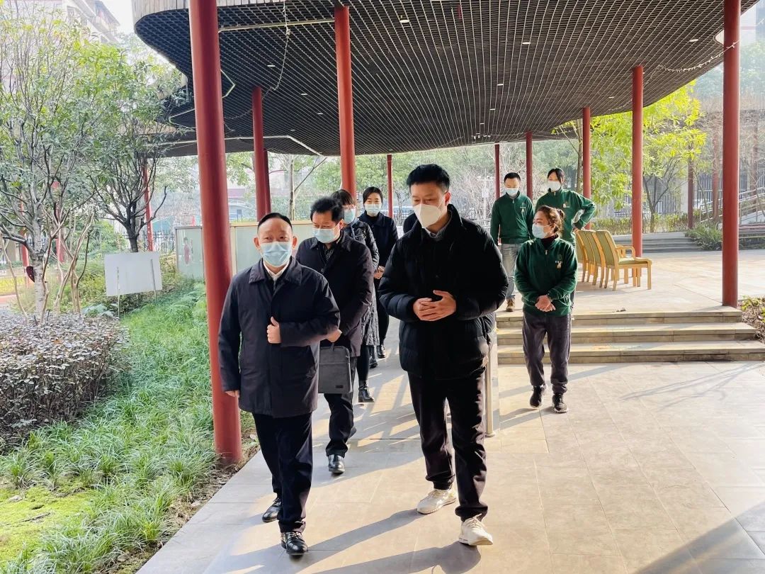 重庆市万盛经开区管委会副主任唐应良一行莅临宏善养老调研指导