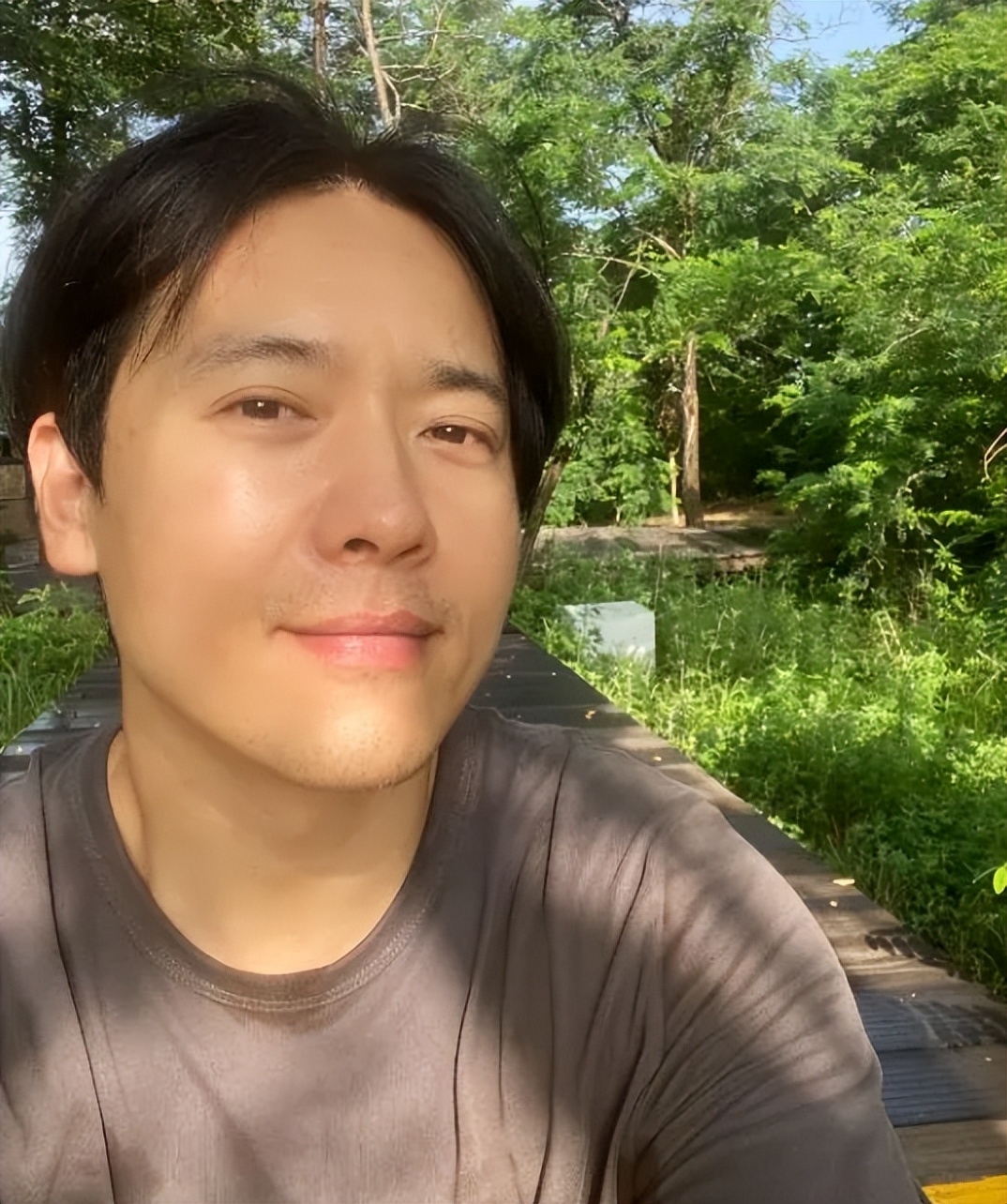 高云翔近况曝光,董璇不阻止他见孩子,他坦言收到女儿便条很激动