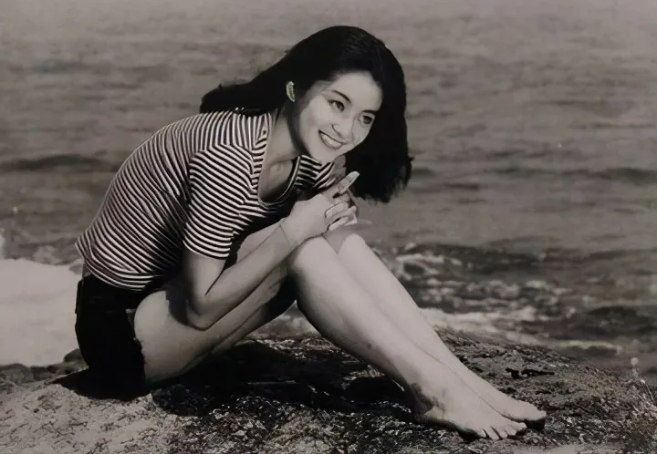 香港豪门有多豪奢?刘銮雄家每顿十几个菜,林青霞家厨师面试半年