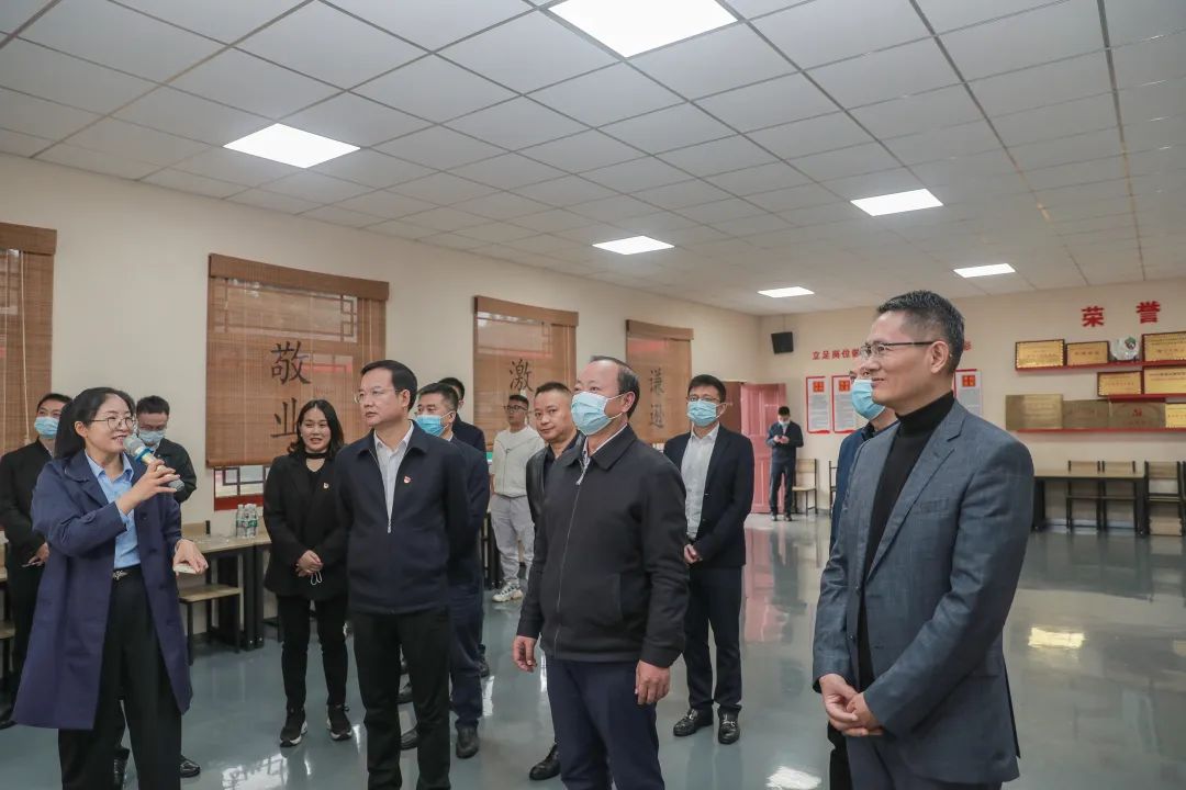 乐山市委书记马波调研百茶园区,肯定厚全"六个带动"