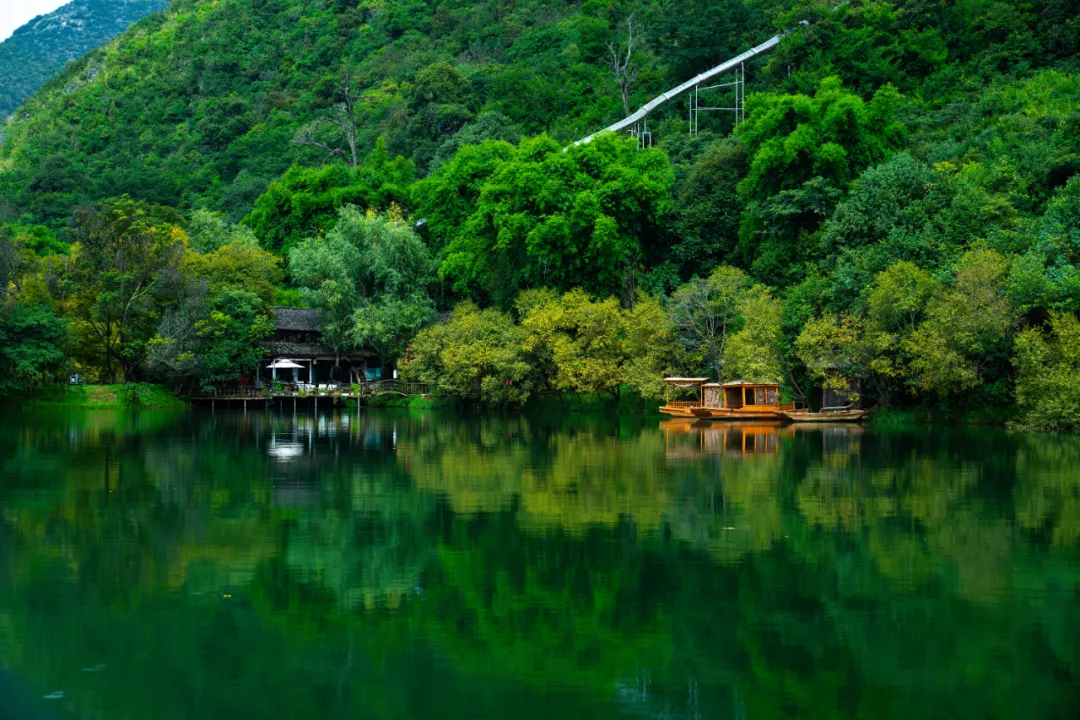 丽江观音峡:青山绿水候机厅