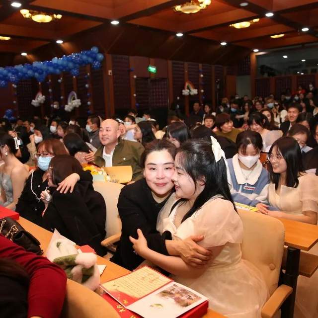大兴区第二中学举行2023届十八岁成人仪式暨高考百日誓师