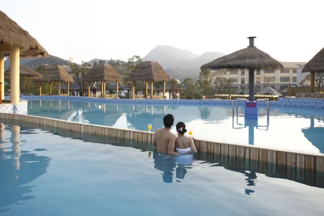 浙江金华武义清水湾·沁温泉度假山庄预订-异域风情温泉度假区!