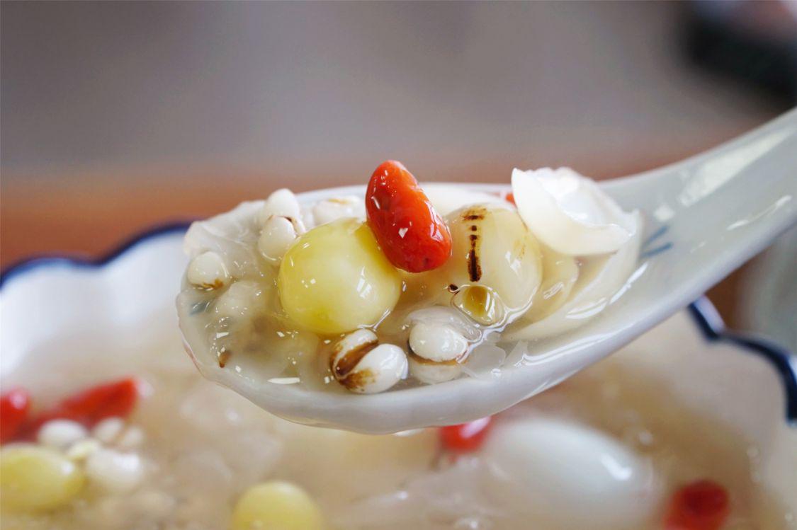 立冬先喝汤,不劳医生帮,建议喝"五果汤",哪5种果子?怎么做