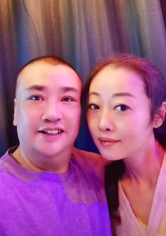 陈坚雄心梗去世第9天,妻子露面一脸悲伤,透露丈夫走得很安详