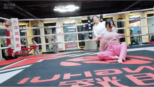 球王古阿扎终于有对手了,可谓是半斤和八两:小野马pk大奶牛