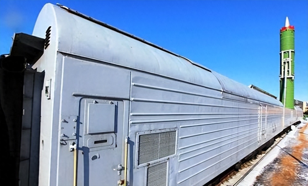 极厉害!俄罗斯导弹列车一轮齐射毁灭一国,国之重器永不停歇!