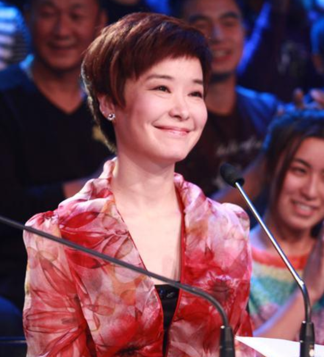 央视主持人王雪纯:53岁仍无子女,选择丁克有苦衷