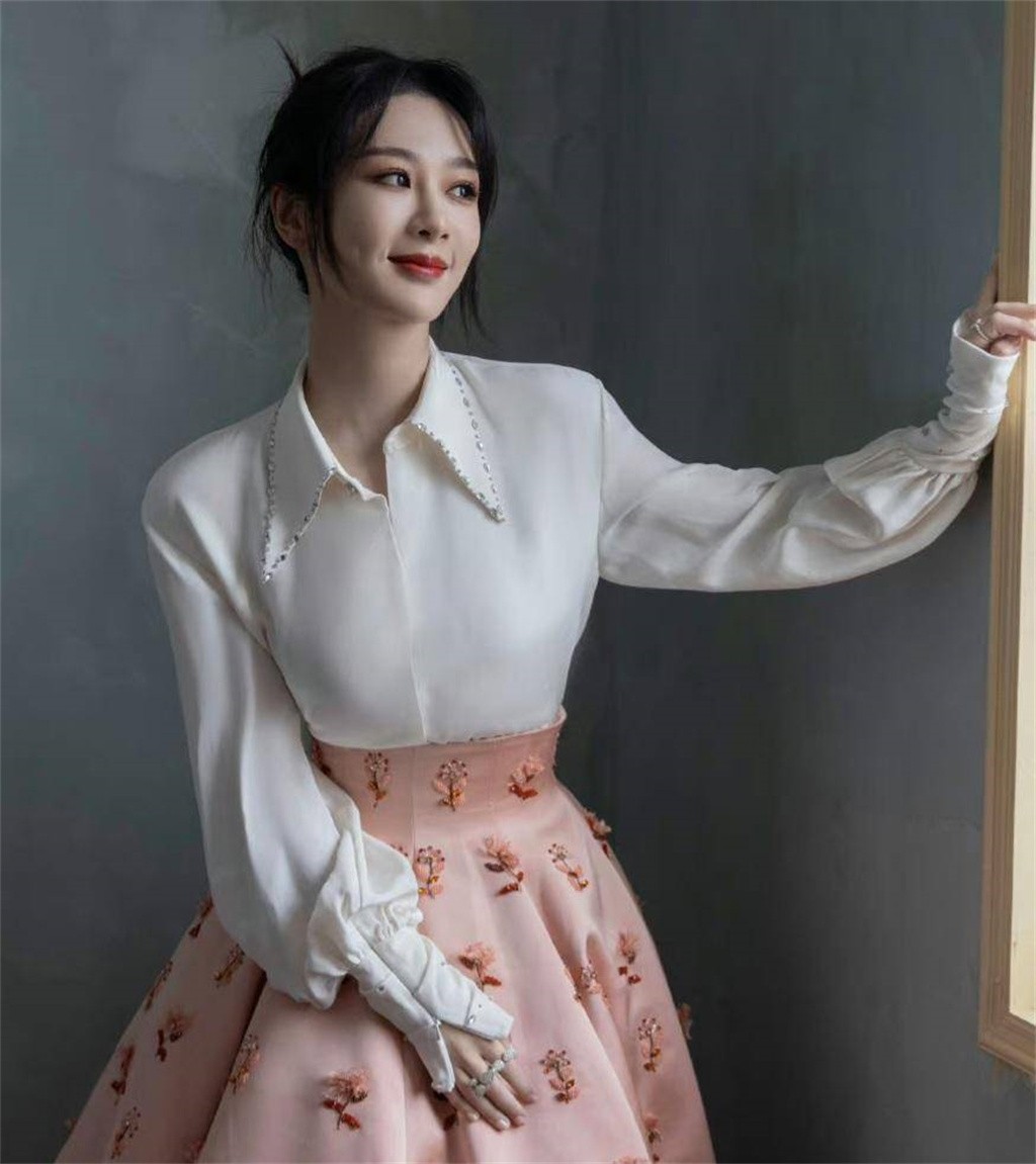 看完杨紫的穿搭,才悟出其中的精髓