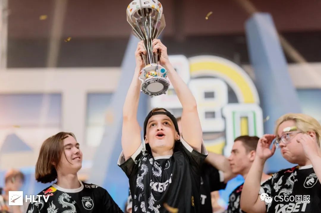 【16岁天才少年donk荣膺冠军MVP!Spirit线下完成让二追三夺冠