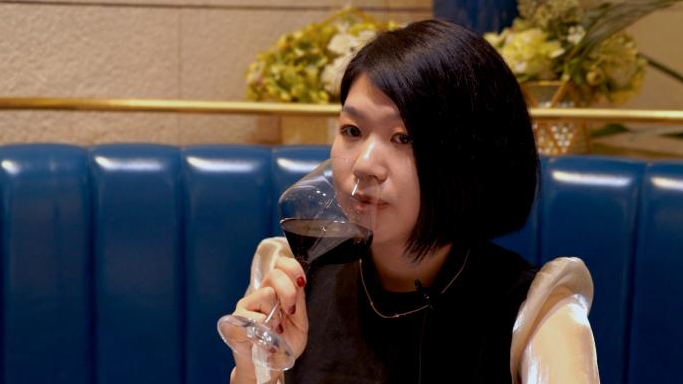 蒙淇淇离婚!自曝遭丈夫背叛5年,曾靠秀恩爱带红"凡尔赛文学"