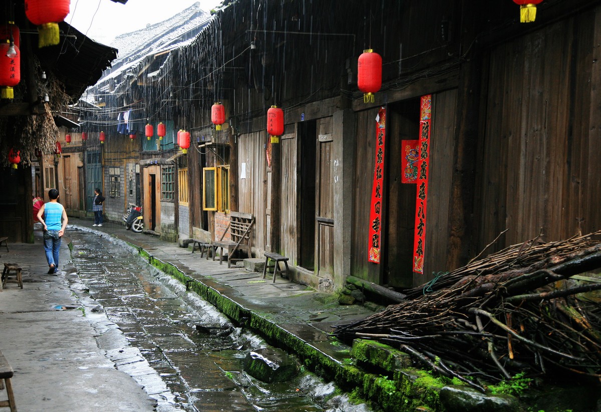 四川有一藏在大山深处的宝藏,因一土地庙而得名,景内布局超奇特