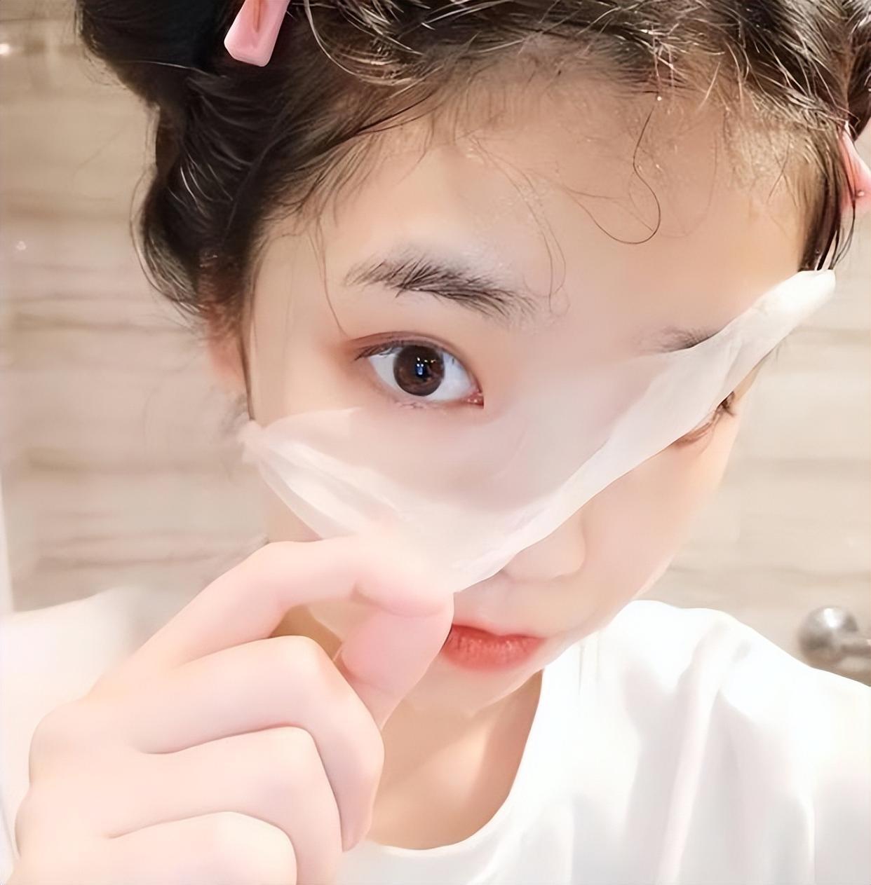 女生睡觉前建议养成这4个好习惯,肌肤光滑细嫩,也更显年轻活力