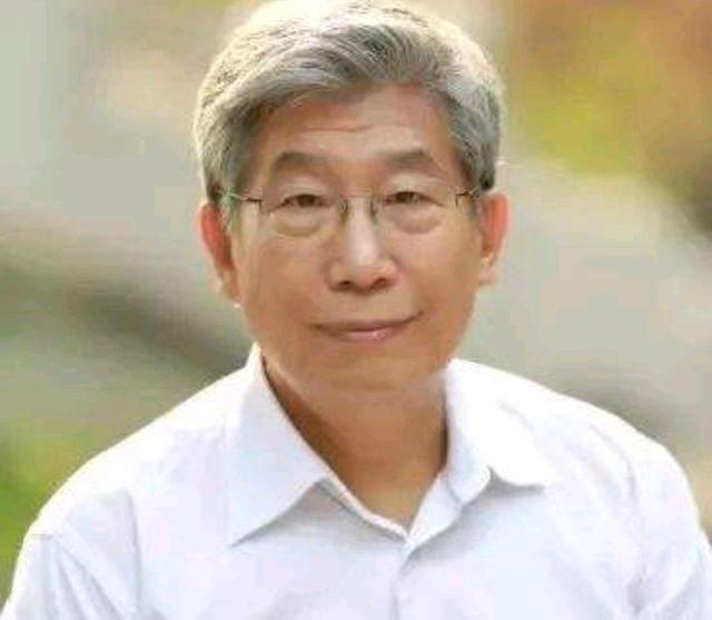 首都国医名师郝万山,从医50余年,人称"会说话的伤寒论教科书"