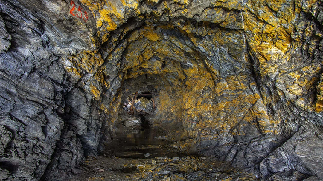 河南特大金矿315吨黄金仅1米2见方,全挖出来值117亿,多吗?