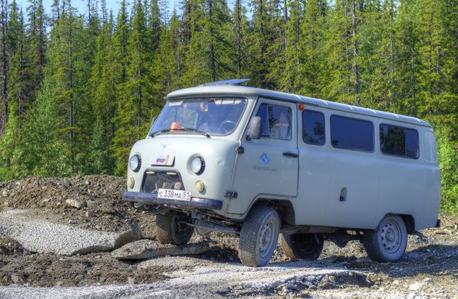 uaz-452轻型多用途车辆