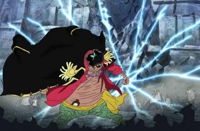 黑胡子体术打伤过红发,为何获得双果实后,反而不敢对他动手?