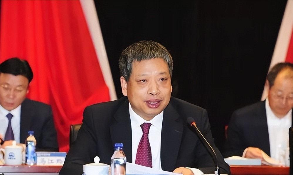 纪实:中铁高官周孟波:假装自杀逃亡国外,追逃2个月被缉捕回国