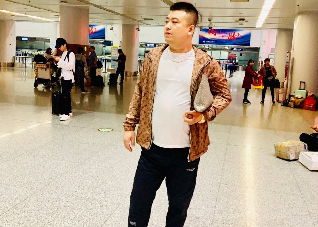 铁岭小辉帮天津李四炒作,扬言要让对方重返高人气,网友:人才