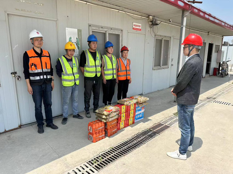 公司动态|向五一期间坚守岗位的朗捷通人致敬