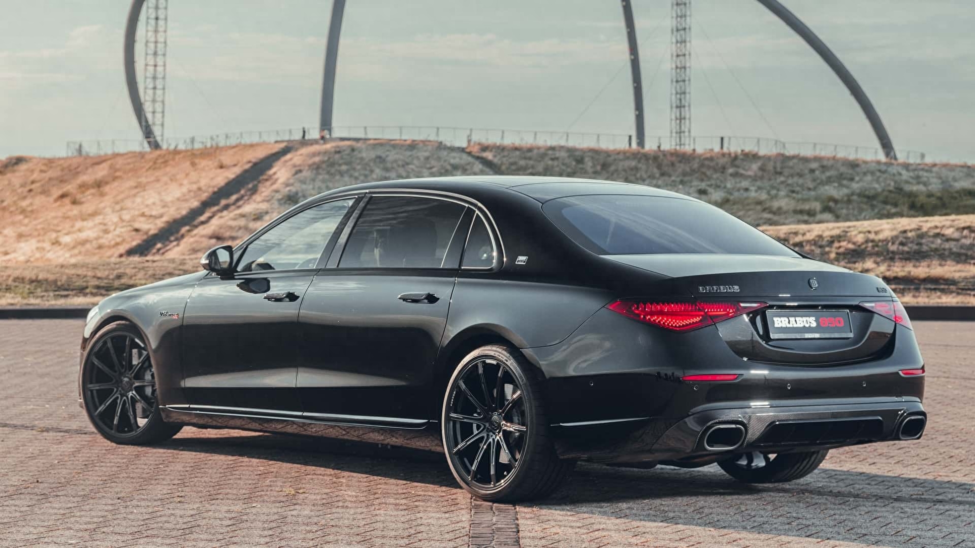 爆改850匹马力,奔驰"巴博斯850"正式官宣,售价币369.5万!