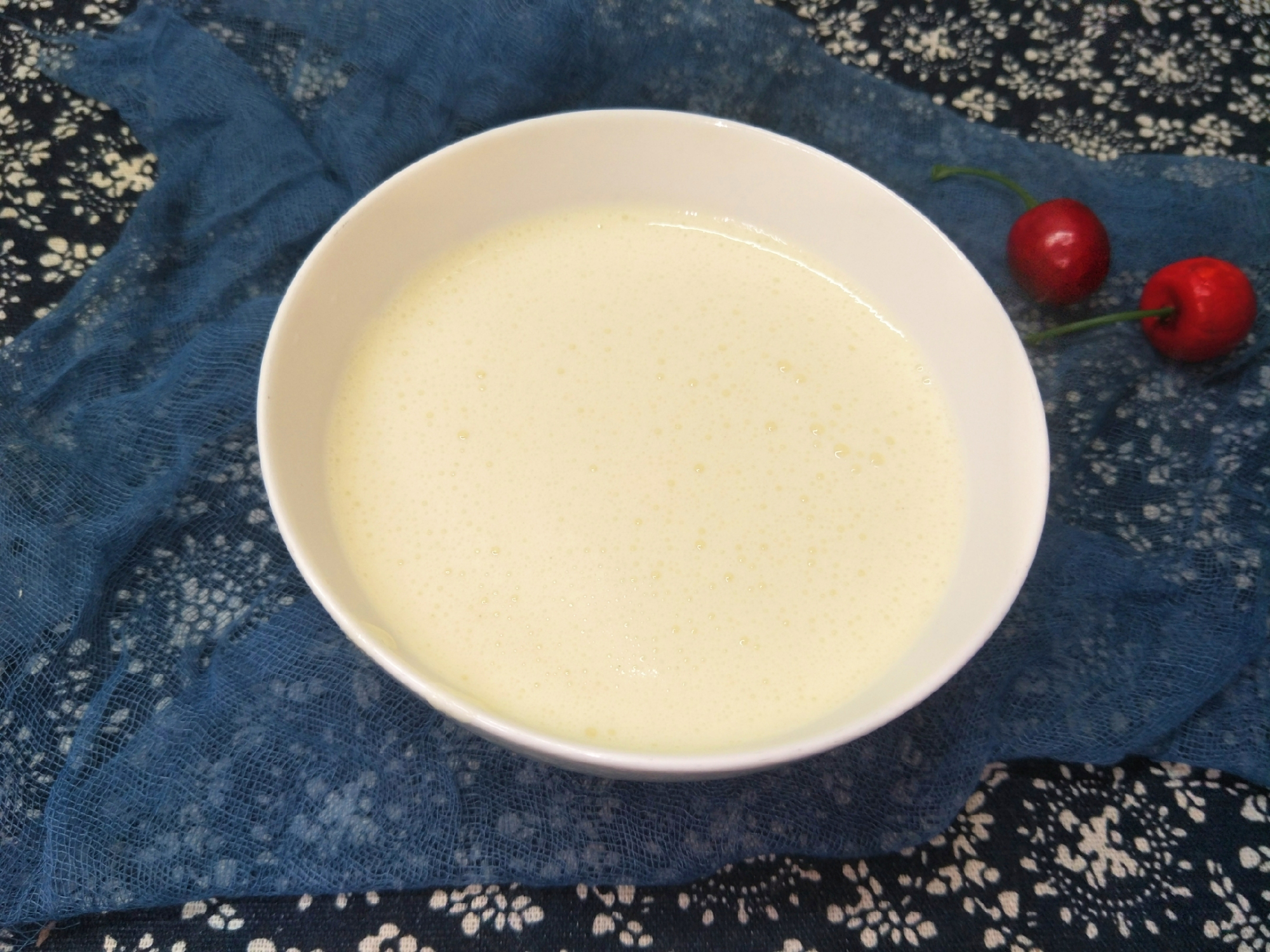 【食材准备】黄豆,大米,小米,白芝麻,冰糖,百合.