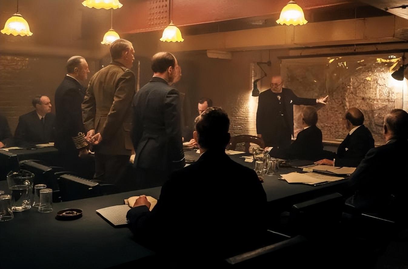 电影《至暗时刻》,历史再现带给观众的视觉体验