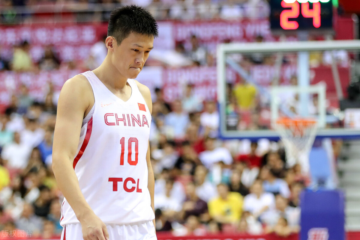 世界杯后乔帅放弃三人,王哲林离开众望所归,老队长将退出国家队