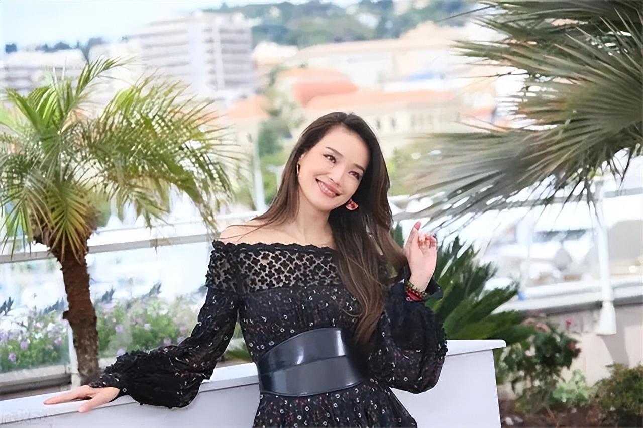 超模佟晨洁,与谢晖被誉为国内小贝和辣妹,离婚后却嫁给了魏巍