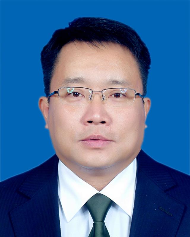 大姚县人民政府县长刘文跃:产业扶贫让群众"爬起来"站得稳"