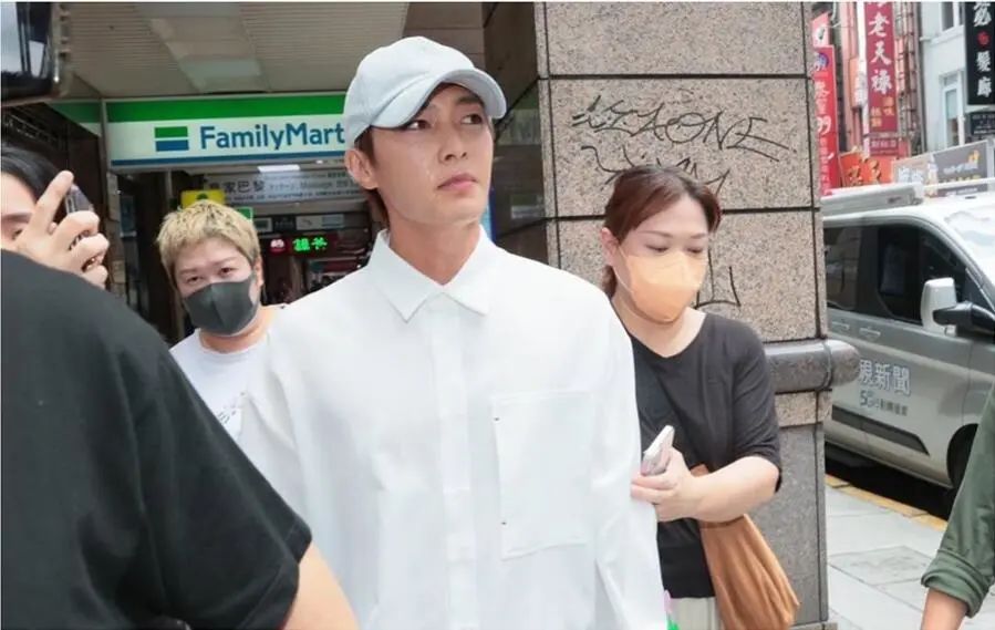 警方怀疑炎亚纶不止偷拍一人