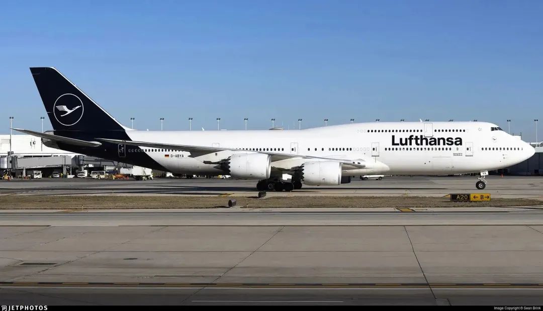 图片欣赏:德国汉莎航空的波音747-830