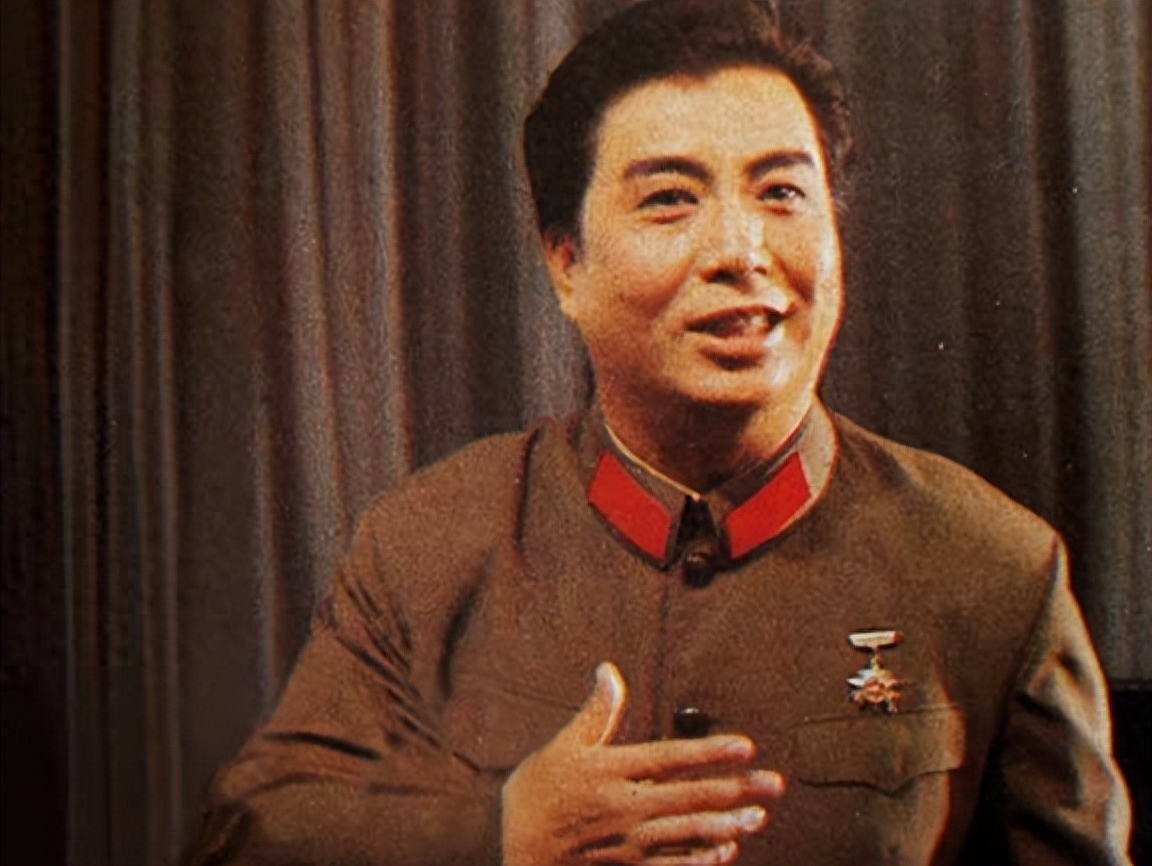 1963年,李双江大学毕业,被分配到新疆文工团工作.