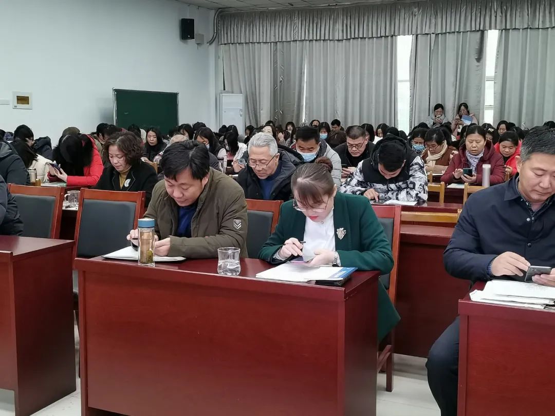 济南市历城区双语实验学校召开2021年度全体教职工放假大会