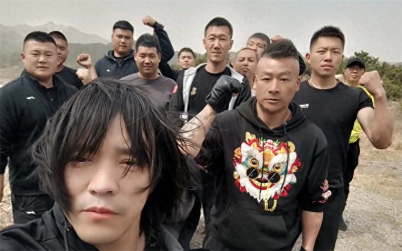 回顾赵龙:练暗器绝技15年,一根绣花针百步穿杨,特种兵特聘教练