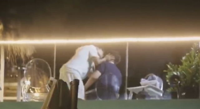 阿云嘎被李汶翰强吻照遭疯传,粉丝辟谣:假动作,游戏而已!