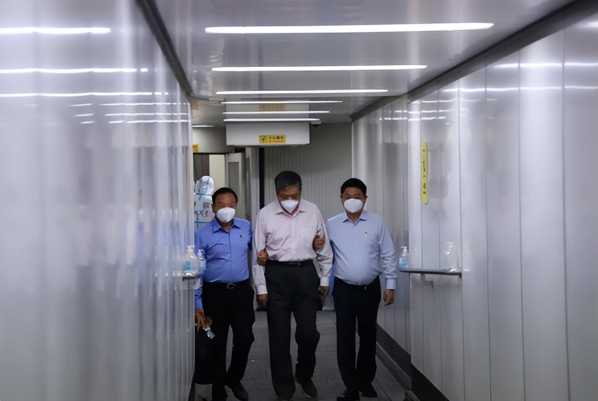 纪实:中铁集团"董事"周孟波:假装自杀逃亡国外仅2个月被缉捕