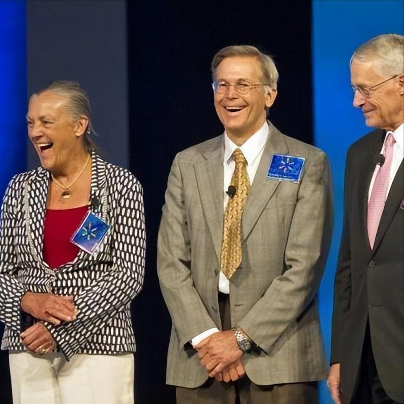 目前,全球最有钱的家族是沃尔顿家族,资产2470亿美元