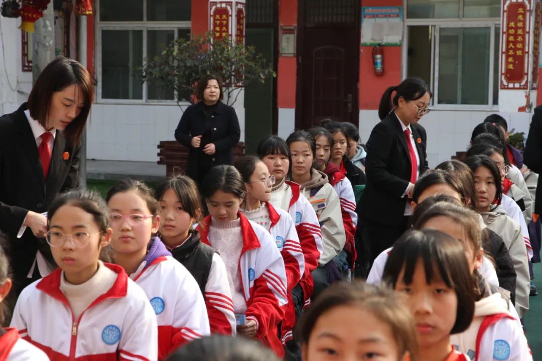 杞县法院:送法进校园 抵制校园欺凌