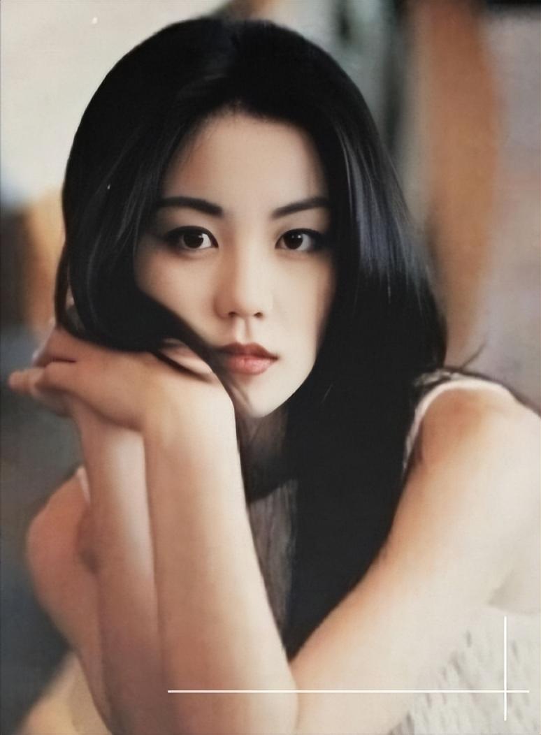 王菲靠魅力征服4位才子窦唯为她弃事业李亚鹏为她怒甩周迅